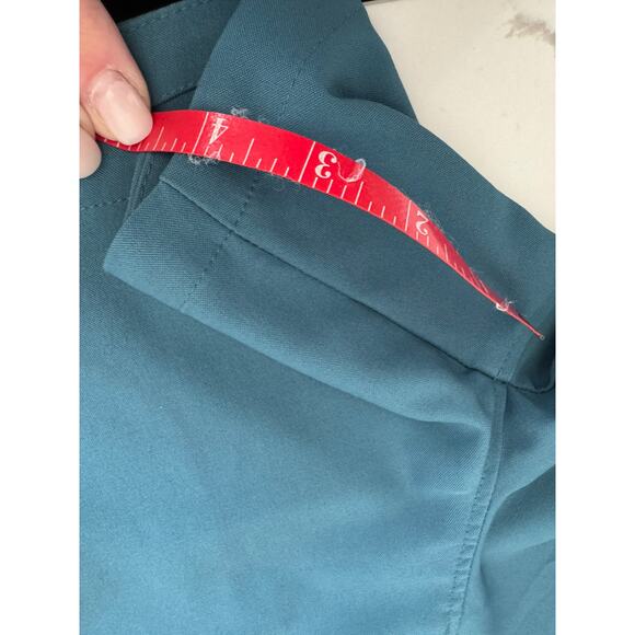 Under Armour Women's Shorts Heat Gear‎ Size 2 Blue Golf - Picture 9 of 9